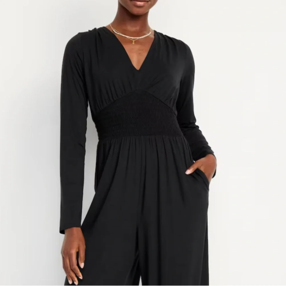 Old Navy Women’s Black Long Sleeve Waist-Defined V-Neck Jumpsuit - NWT